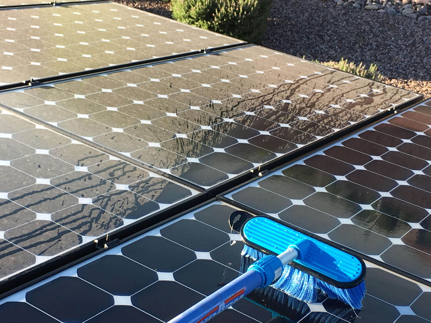 Zonnepanelen reinigen